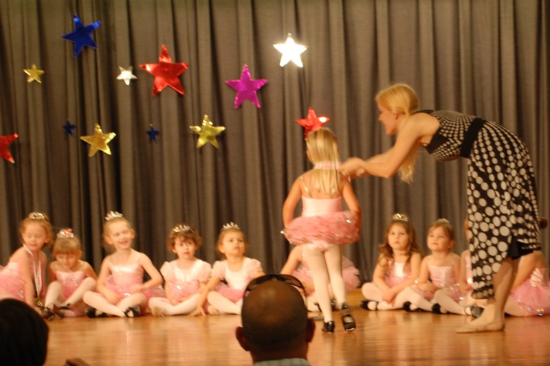 2012/05(May)/Sydney's Dance Recital/800x600_2012-05-12-Sydney's Recital-39.jpg